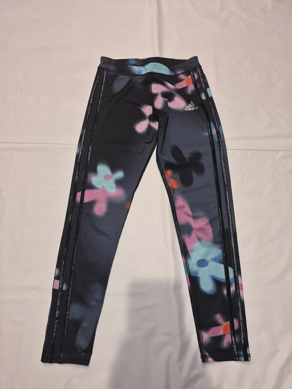 Adidas Outfit- Girls Medium 10/12